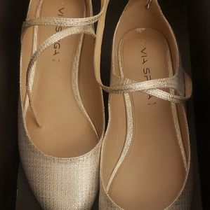 Via Spiga Via Spiga Womens Yovela Criss-Cross shoe